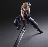 Фигурка Final Fantasy VII Remake — Cloud Strife — Play Arts Kai