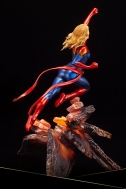 Лимитированная аниме фигурка Captain Marvel — ARTFX Premier — 1/10