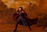 Аниме фигурка Avengers: Infinity War — Dr. Strange — S.H.Figuarts — 《Battle on Titan》 Edition